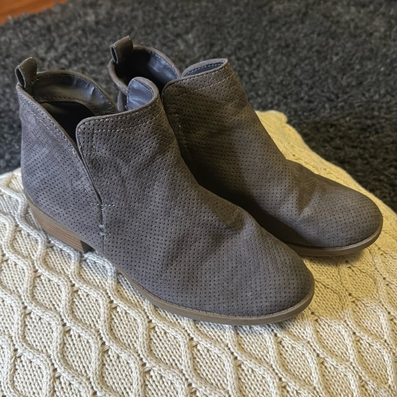 Brown Universal Thread Size 6 Booties - Picture 1 of 6